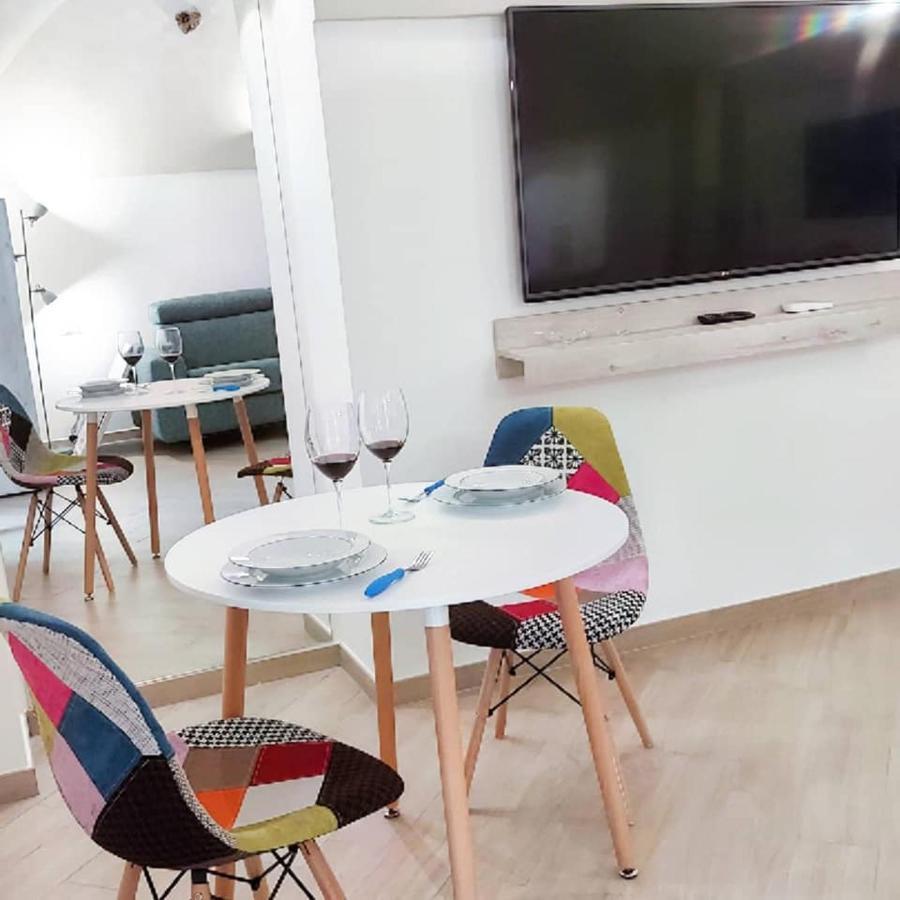 אג'רולה Four White Apartments מראה חיצוני תמונה
