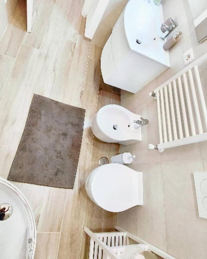 אג'רולה Four White Apartments מראה חיצוני תמונה