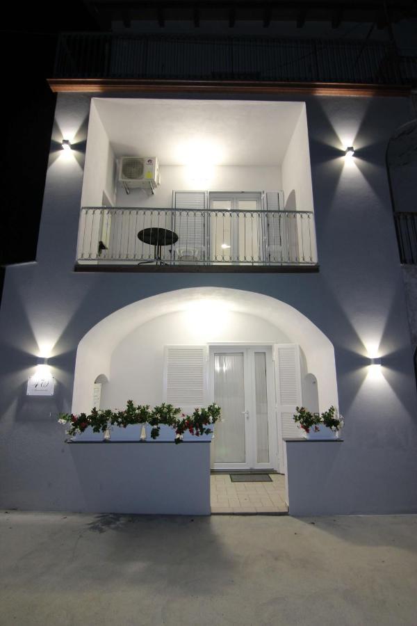 אג'רולה Four White Apartments מראה חיצוני תמונה