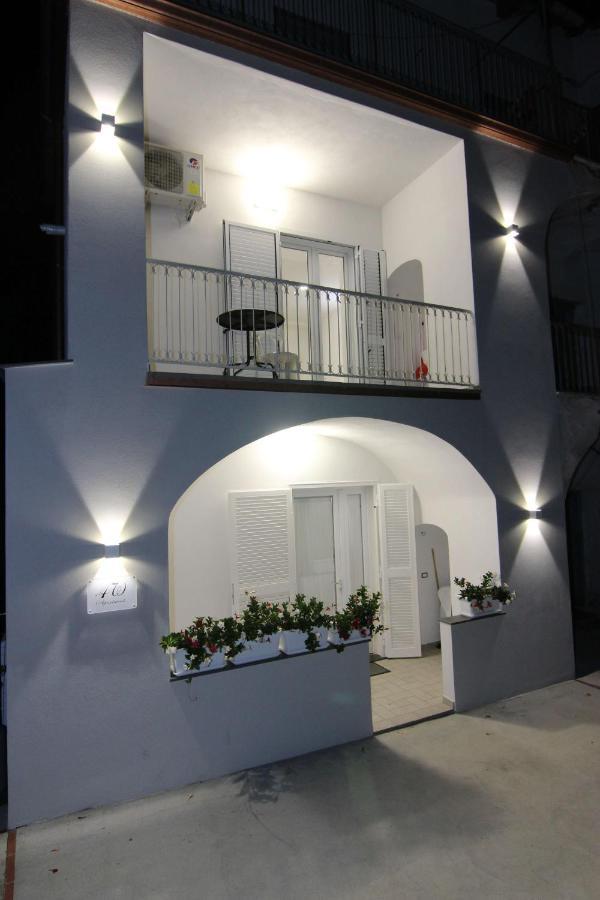 אג'רולה Four White Apartments מראה חיצוני תמונה