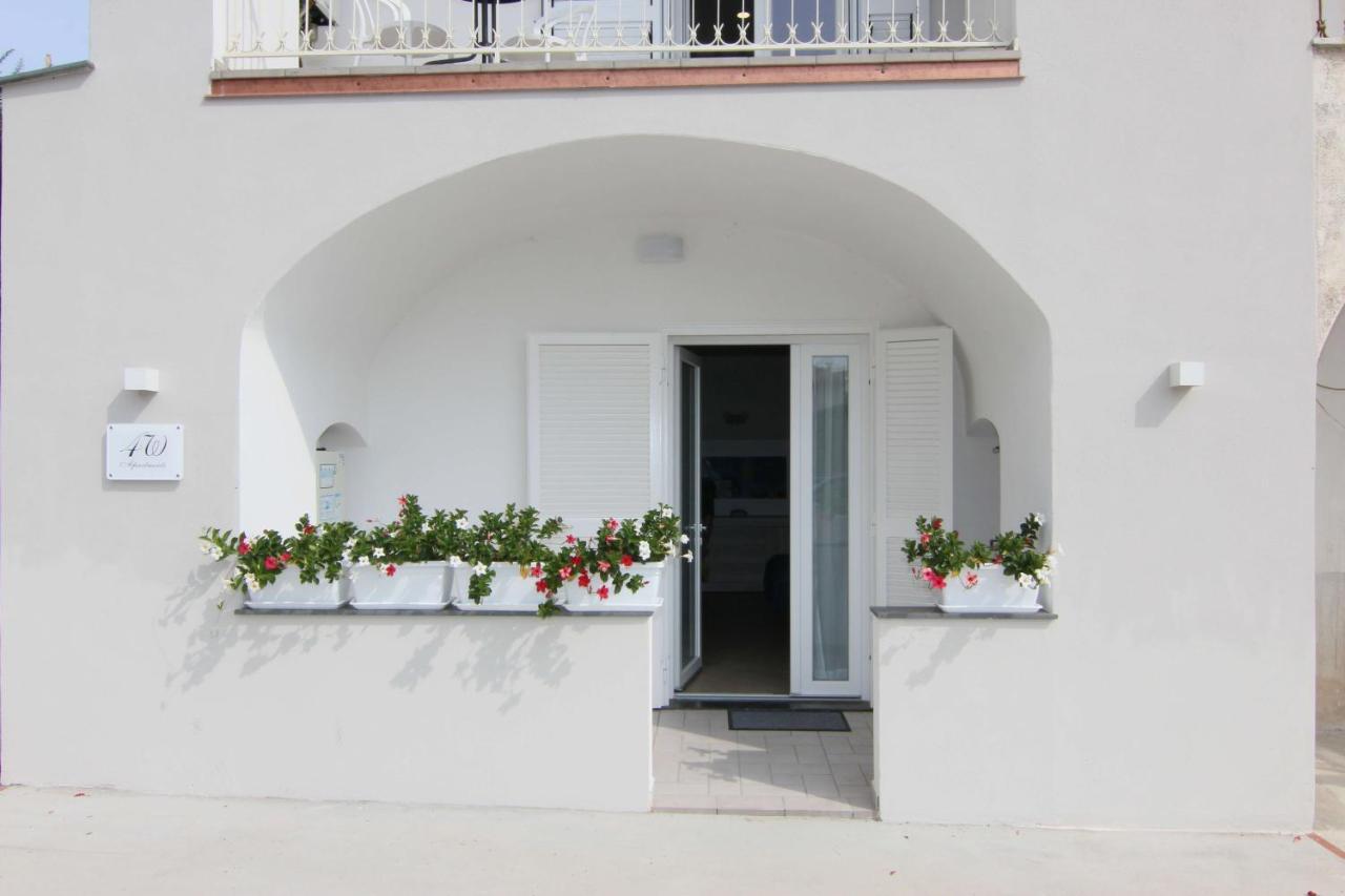 אג'רולה Four White Apartments מראה חיצוני תמונה