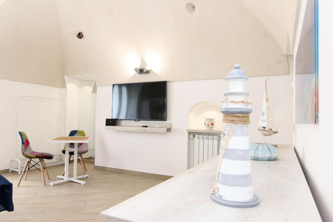 אג'רולה Four White Apartments מראה חיצוני תמונה