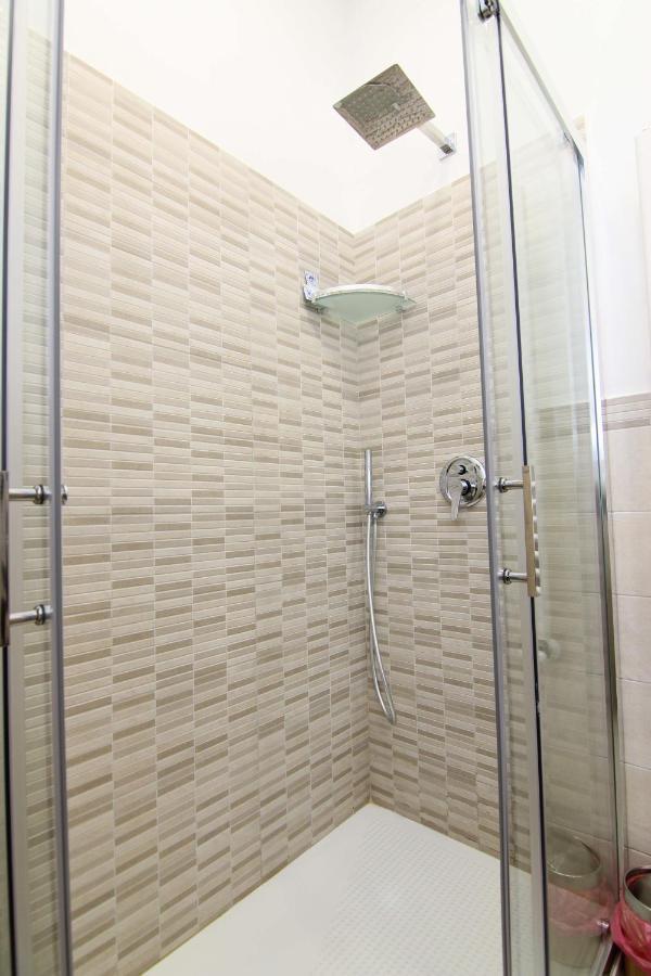אג'רולה Four White Apartments מראה חיצוני תמונה