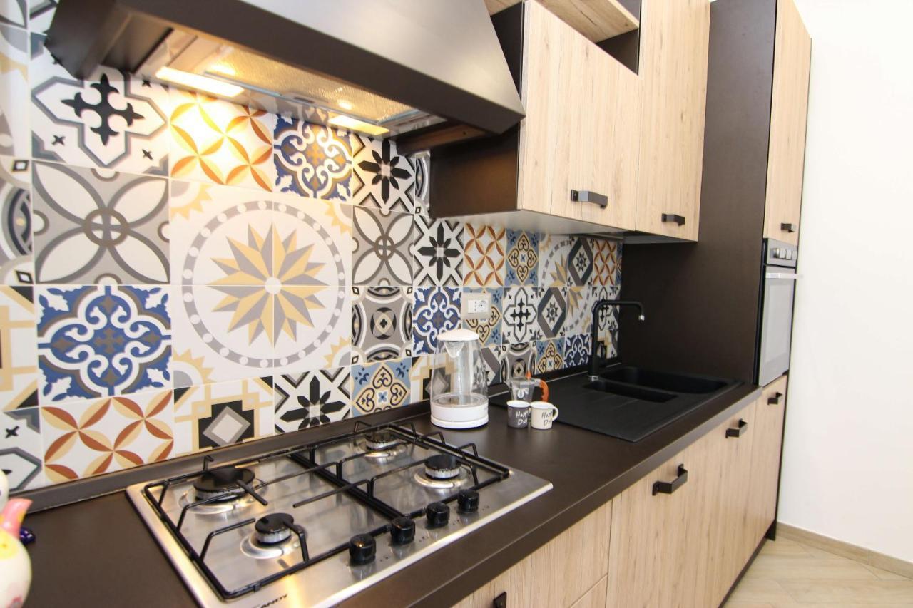 אג'רולה Four White Apartments מראה חיצוני תמונה