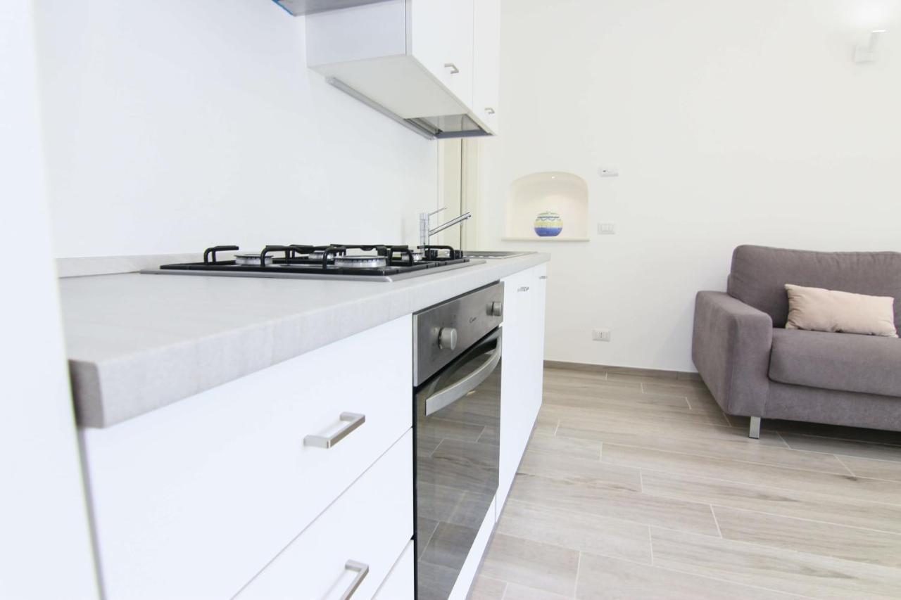 אג'רולה Four White Apartments מראה חיצוני תמונה