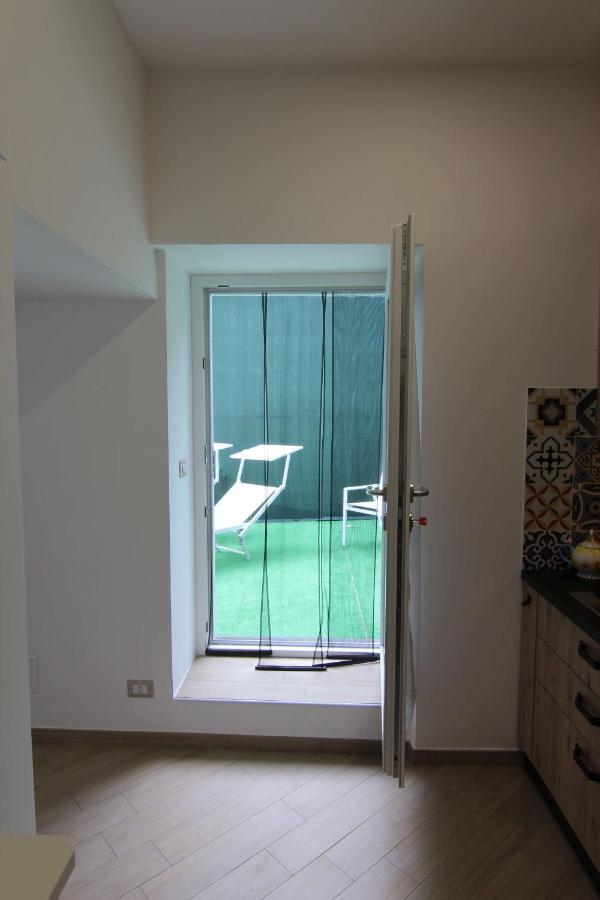 אג'רולה Four White Apartments מראה חיצוני תמונה